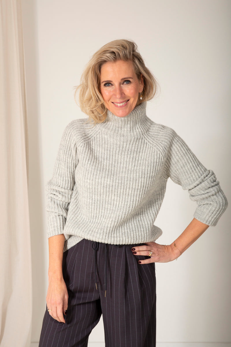 Arwen knit light grey