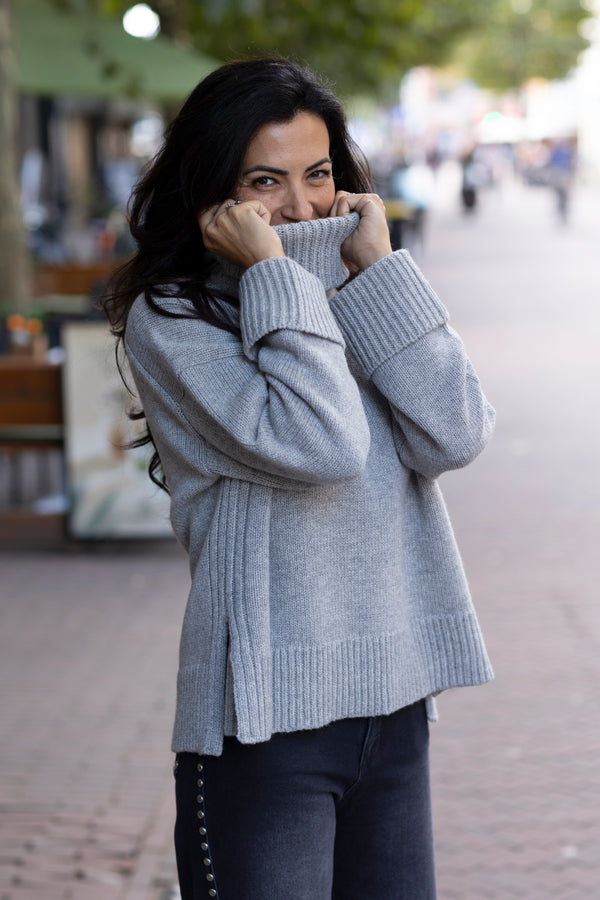 Sakeiku turtleneck grey