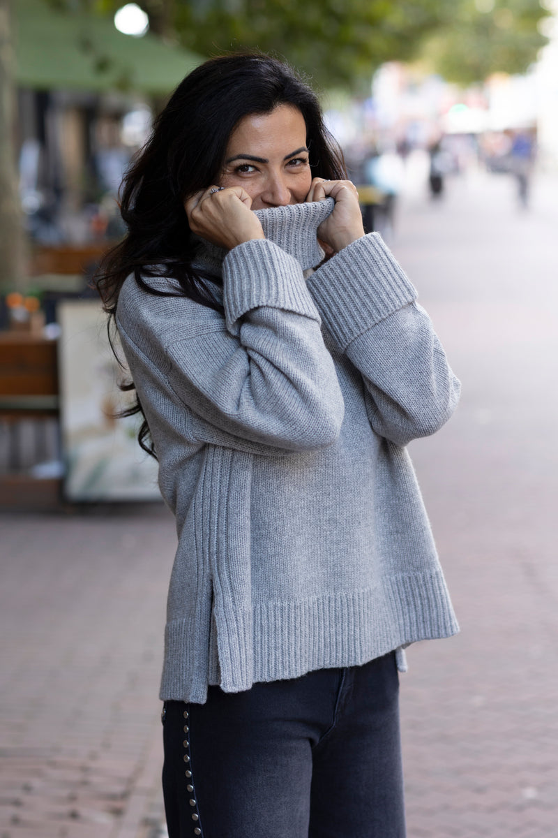Sakeiku turtleneck grey