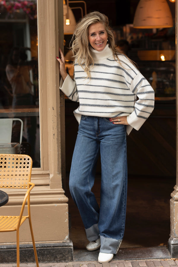 Sakeiku striped turtleneck