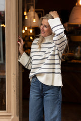 Sakeiku striped turtleneck