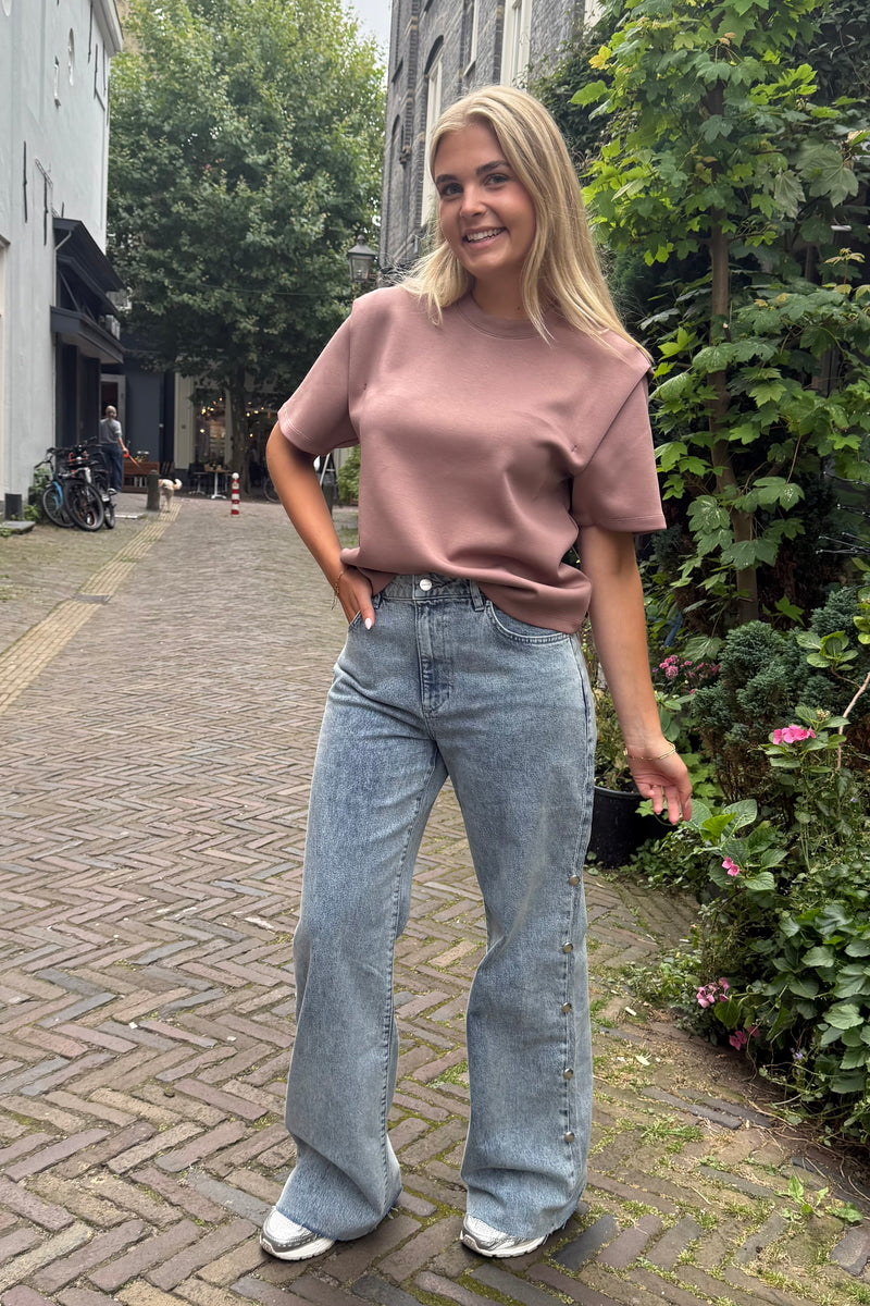Big stud jeans