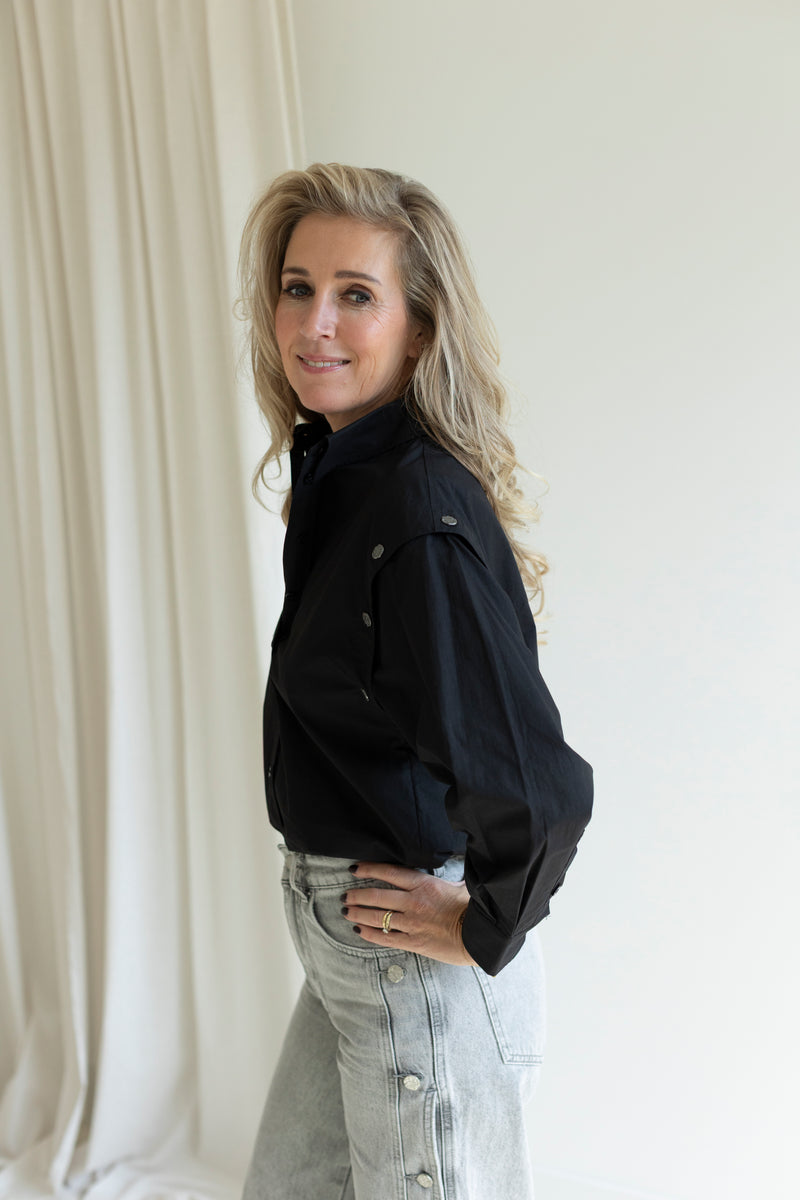 Button sleeve blouse