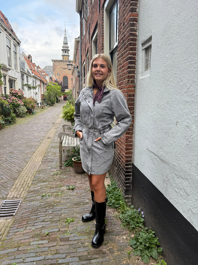 Thili dress