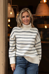 Sakeiku striped turtleneck